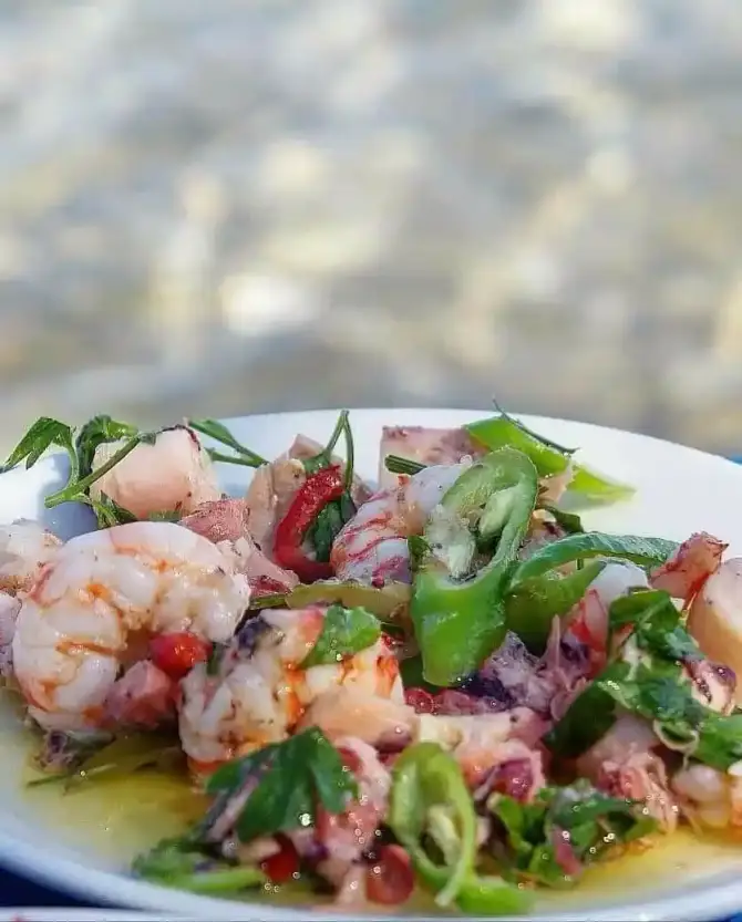 Ergin Pansiyon Restoran Karaburun - İzmir Mekan Rehberi