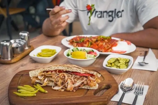 Esen Döner Hatay  - İzmir Mekan Rehberi