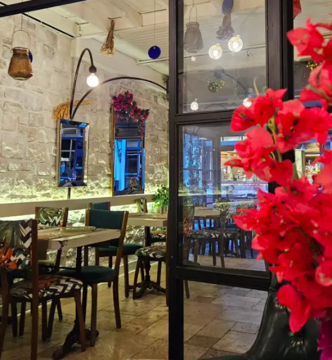 Eskii Alsancak - İzmir Mekan Rehberi