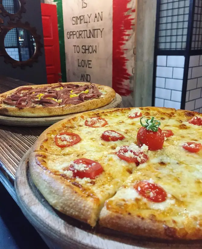 Italiana Fabbrica İzmir - İzmir Mekan Rehberi