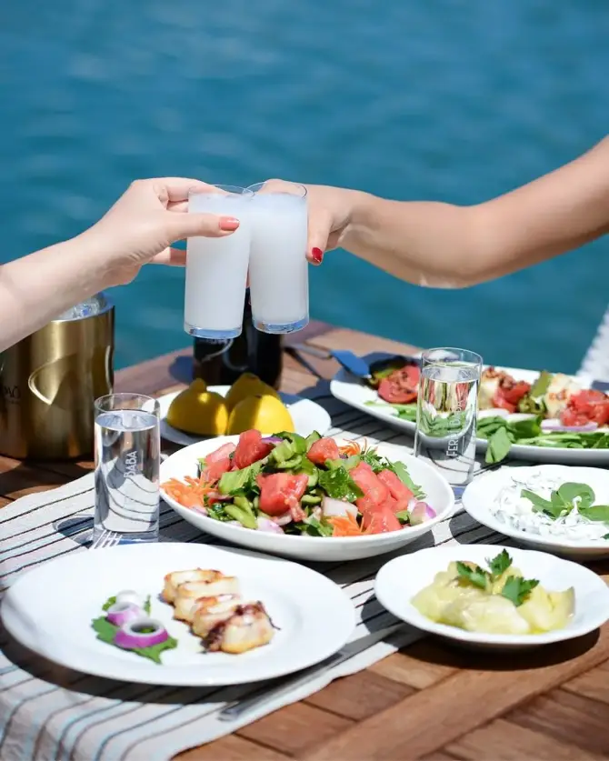 Ferdi Baba Port Alaçatı - İzmir Mekan Rehberi