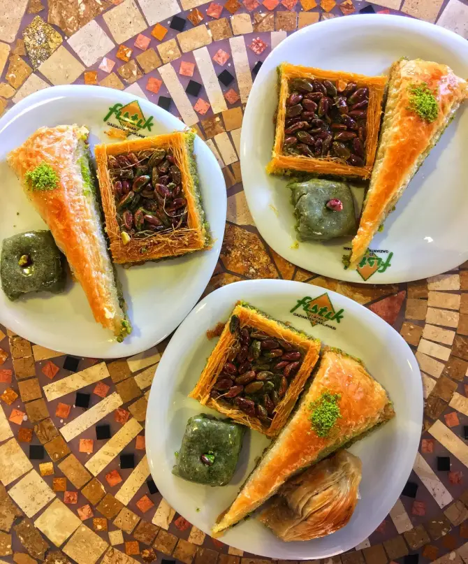 Fıstık - İzmir Mekan Rehberi