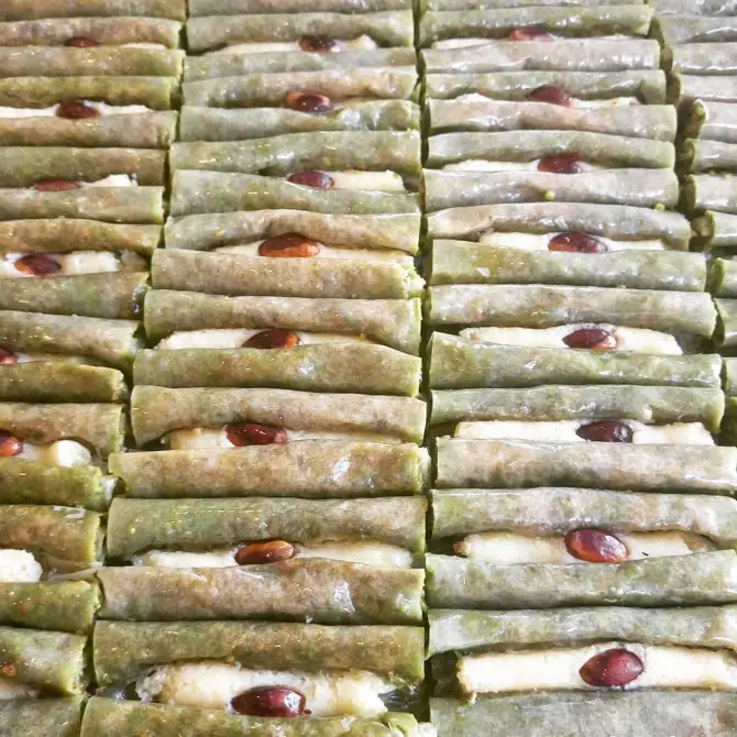 Fıstık - İzmir Mekan Rehberi