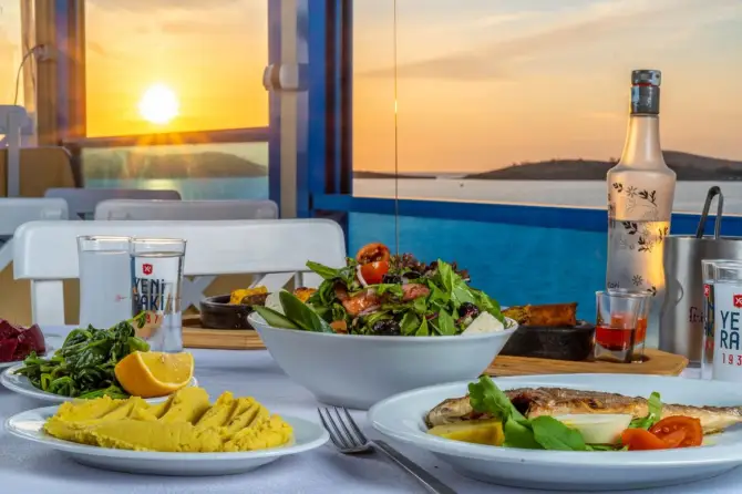 Foça Fener Restaurant - İzmir Mekan Rehberi