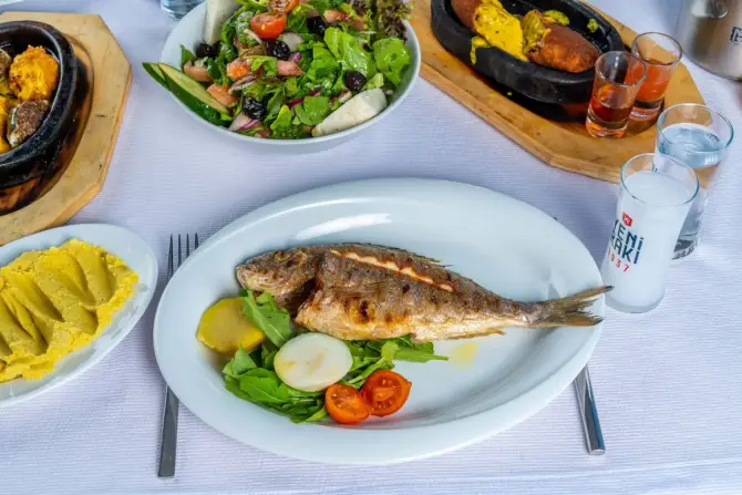 Foça Fener Restaurant - İzmir Mekan Rehberi