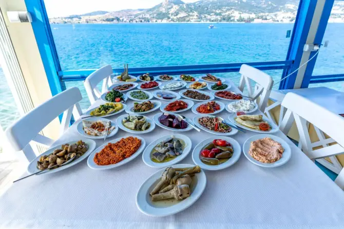 Foça Fener Restaurant - İzmir Mekan Rehberi