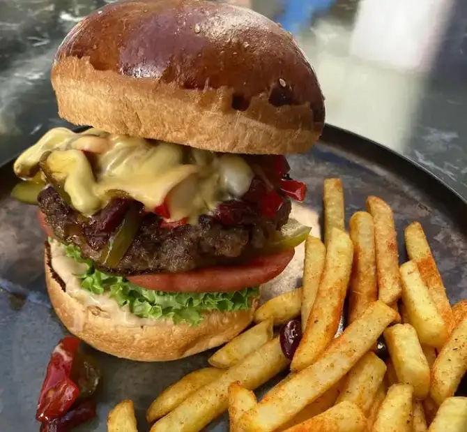 Foodyz - İzmir Mekan Rehberi