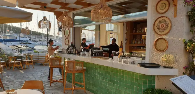 Fuente Restaurant Çeşme Marina - İzmir Mekan Rehberi