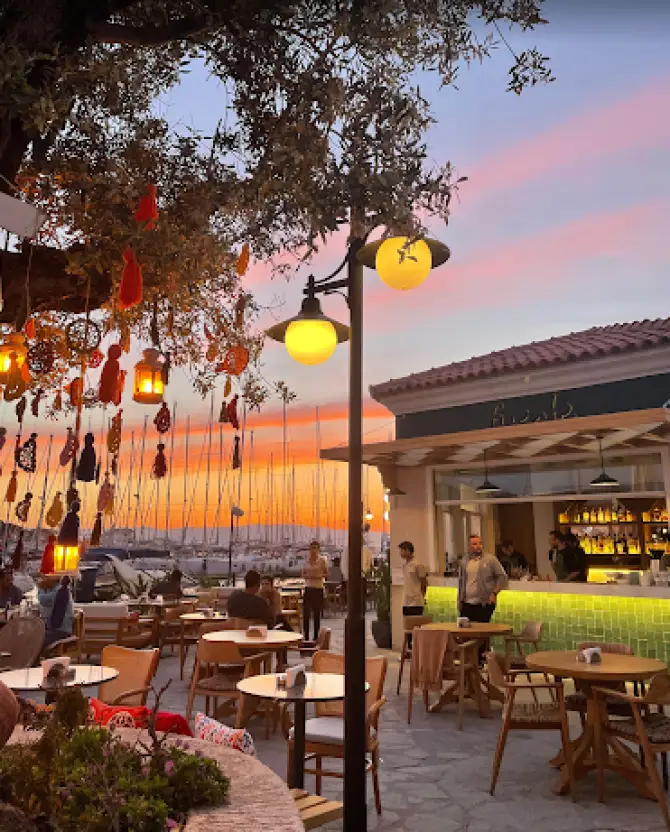 Fuente Restaurant Çeşme Marina - İzmir Mekan Rehberi