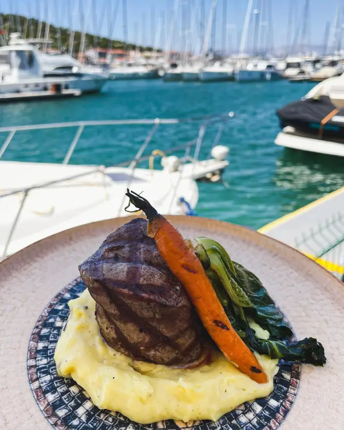 Fuente Restaurant Çeşme Marina - İzmir Mekan Rehberi
