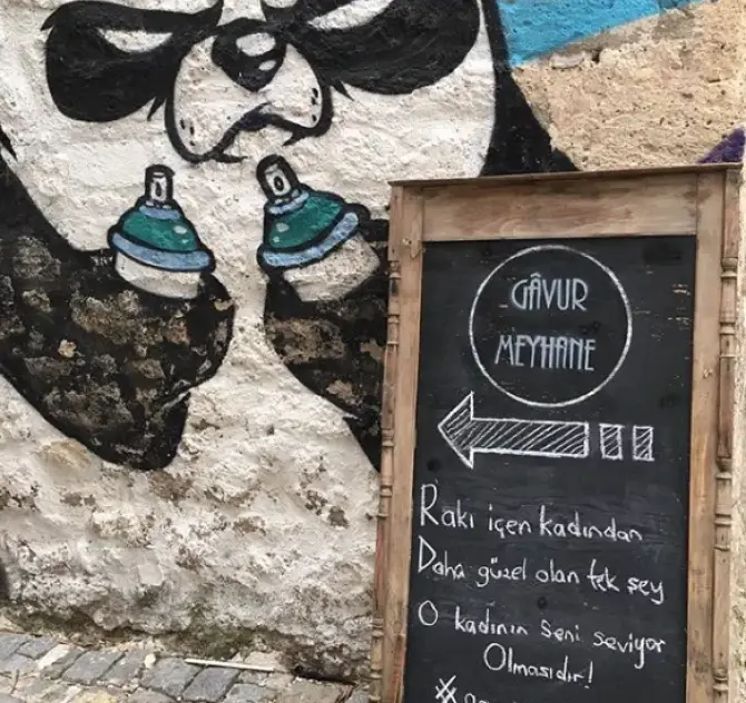 Gavur Meyhane Alaçatı - İzmir Mekan Rehberi