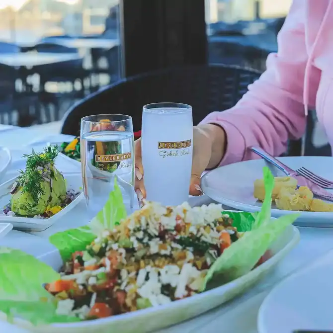 Gemi Restaurant Güzelbahçe - İzmir Mekan Rehberi