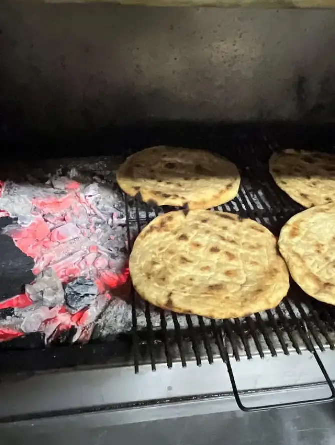 Gerçek Bursa Döner Salonu - İzmir Mekan Rehberi