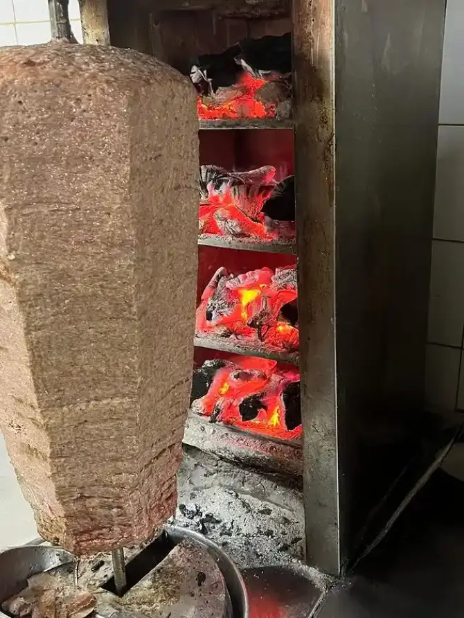 Gerçek Bursa Döner Salonu - İzmir Mekan Rehberi