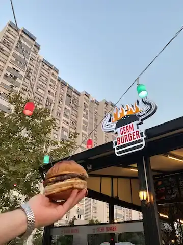 Germ Burger fotoğraf 2 - İzmir Mekan Rehberi