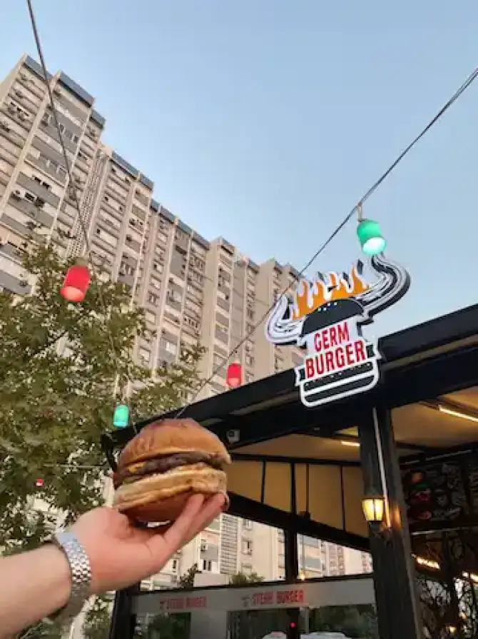 Germ Burger - İzmir Mekan Rehberi