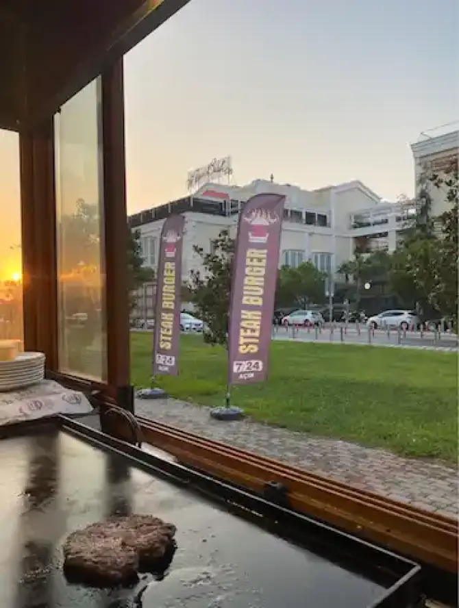 Germ Burger - İzmir Mekan Rehberi