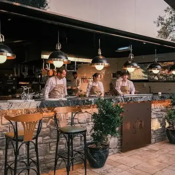 Gia Restaurant  - İzmir Mekan Rehberi