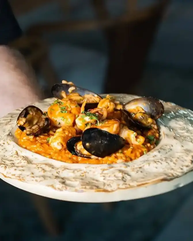 Gili Ege Perla - İzmir Mekan Rehberi