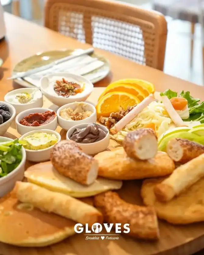 Gloves Breakfast & Patisserie - İzmir Mekan Rehberi