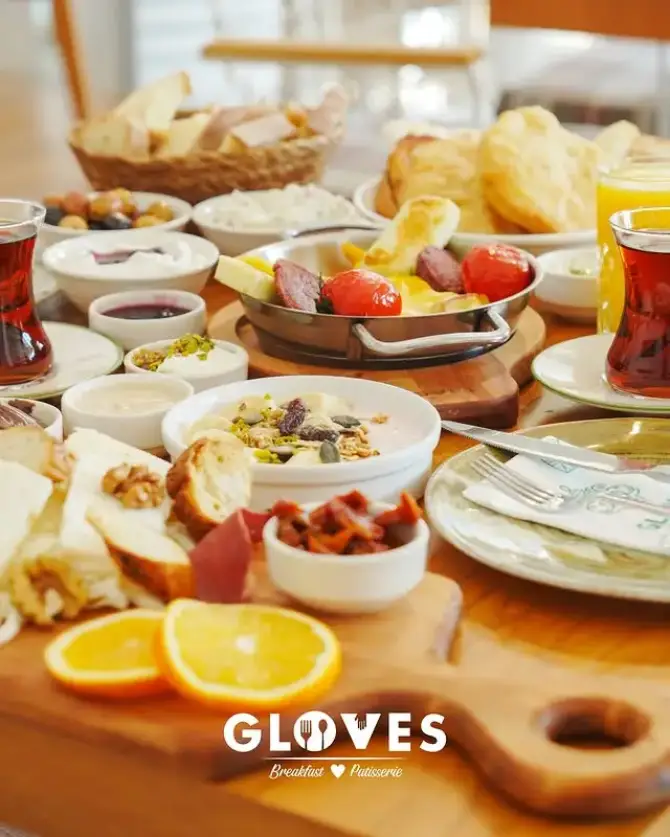 Gloves Breakfast & Patisserie - İzmir Mekan Rehberi