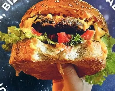 GN Burger Bar fotoğraf 2 - İzmir Mekan Rehberi