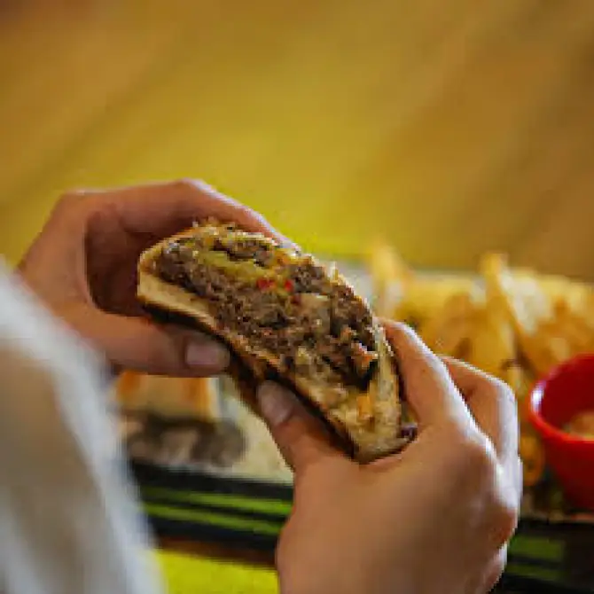 G&N Burger & Bar - İzmir Mekan Rehberi