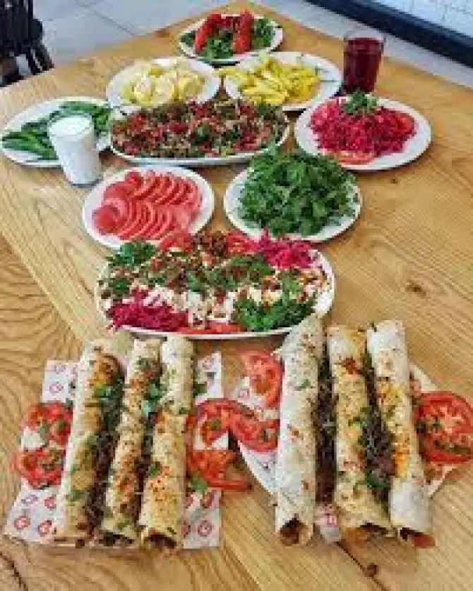 Göksel Tantuni Plus - İzmir Mekan Rehberi