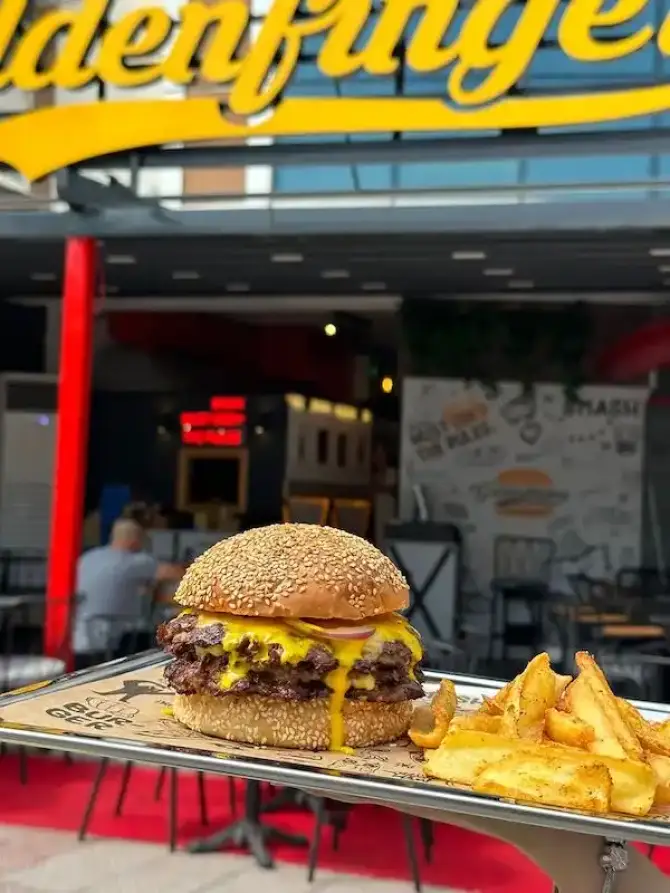 Golden Fingers Burger & Cheesesteak - İzmir Mekan Rehberi