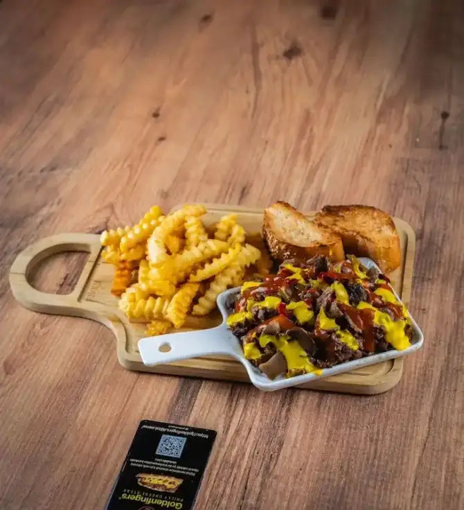 Golden Fingers Burger & Cheesesteak - İzmir Mekan Rehberi