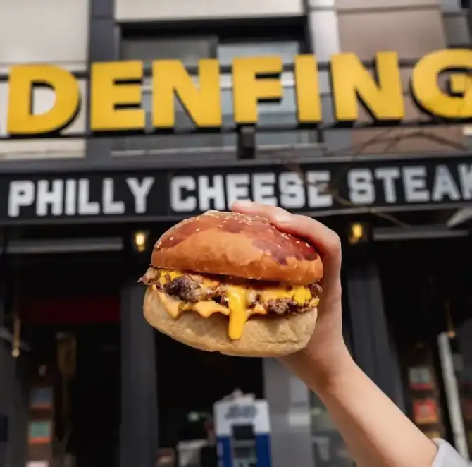 Golden Fingers Burger & Cheesesteak - İzmir Mekan Rehberi