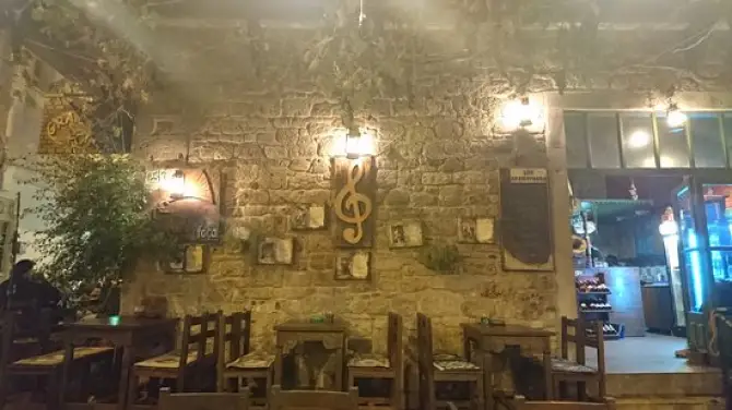 Gramofon Cafe - İzmir Mekan Rehberi