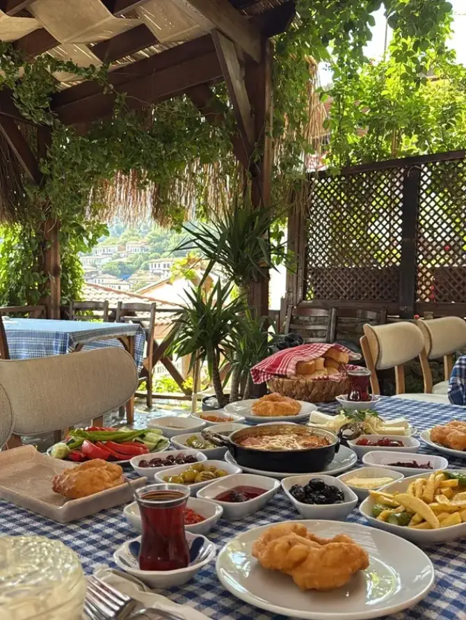 Gülgün Abla'nın Yeri - İzmir Mekan Rehberi