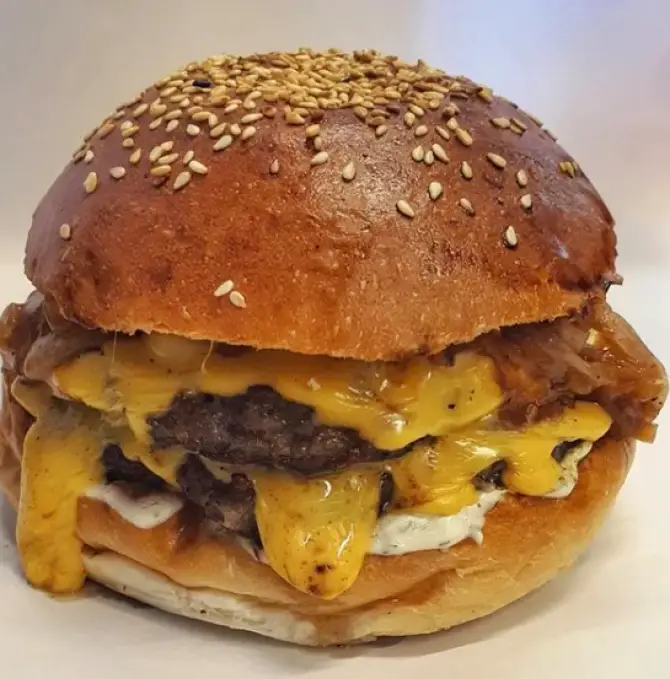 Guru Burger - İzmir Mekan Rehberi