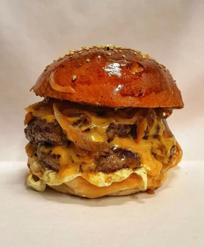 Guru Burger - İzmir Mekan Rehberi