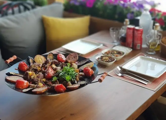 Han Bağı Restaurant - İzmir Mekan Rehberi