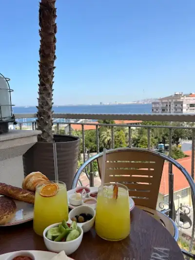 Haus Pera Coffee Konak - İzmir Mekan Rehberi