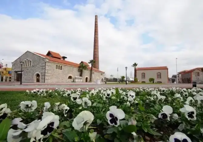  Alsancak Tarihi Havagazı Fabrikası - İzmir Mekan Rehberi