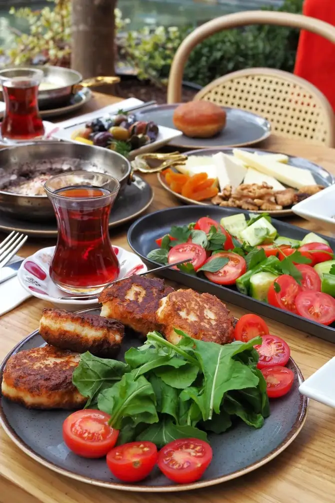 Hayal Kahvesi - İzmir Mekan Rehberi