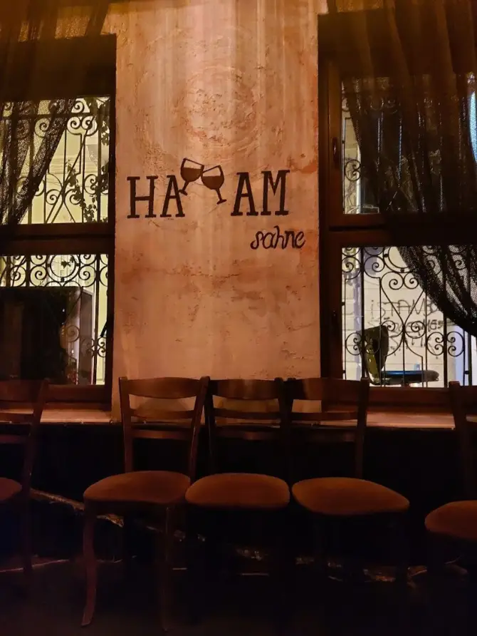 Hayyam Şarap & Kitabevi - İzmir Mekan Rehberi
