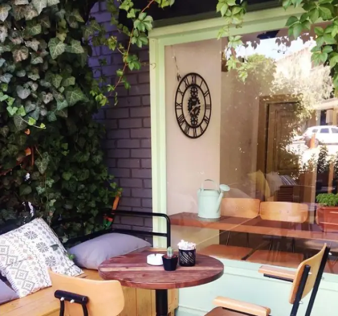 Hedera Cafe - İzmir Mekan Rehberi