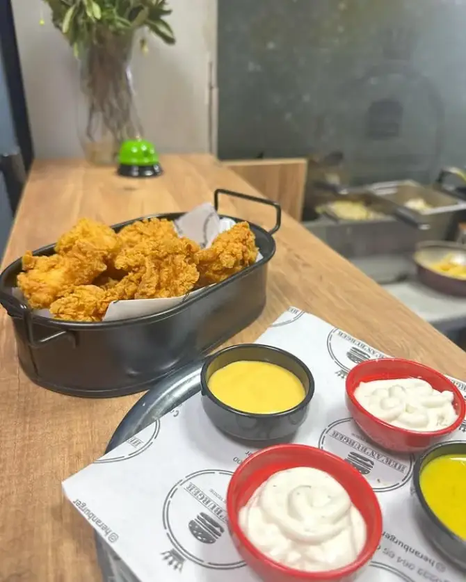 Her An Burger Karşıyaka - İzmir Mekan Rehberi