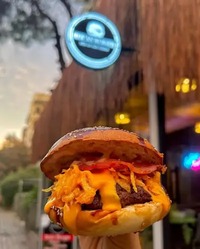 Her An Burger Karşıyaka - İzmir Mekan Rehberi