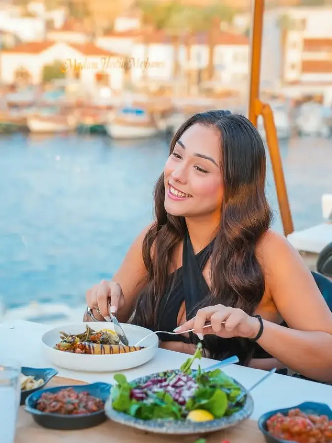 Madam Hestia Meyhanesi Eski Foça - İzmir Mekan Rehberi