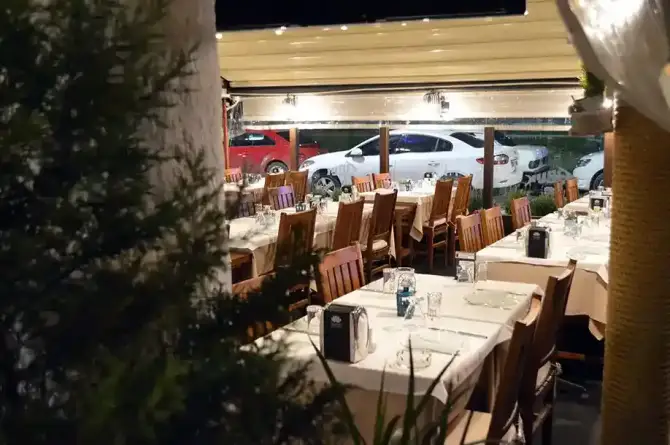 Hisar Balık Pişiricisi Kordon - İzmir Mekan Rehberi