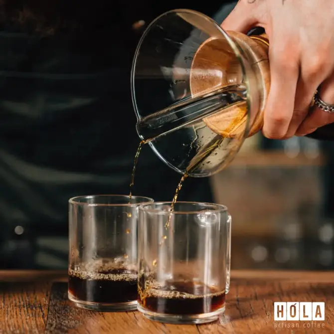 Hola Artisan Coffee - İzmir Mekan Rehberi