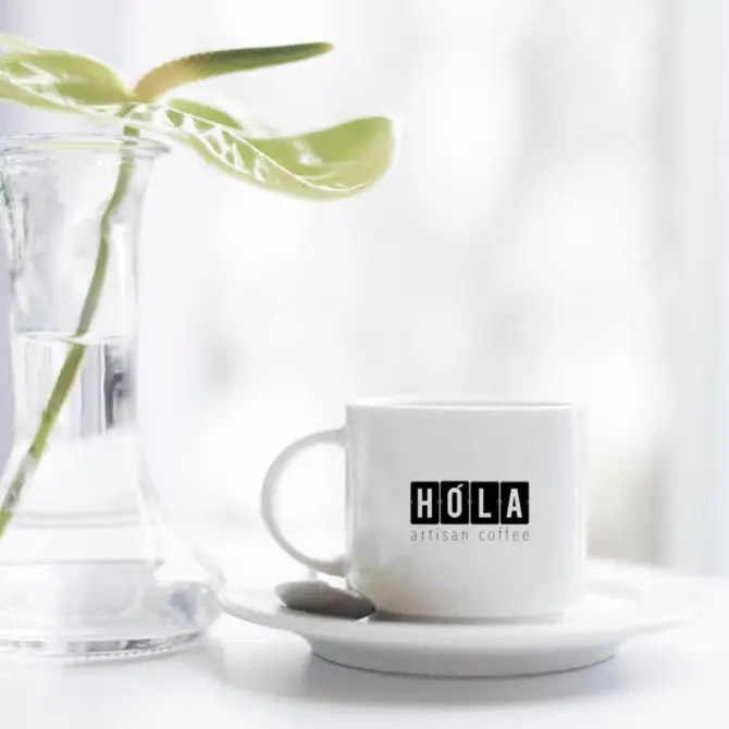 Hola Artisan Coffee - İzmir Mekan Rehberi