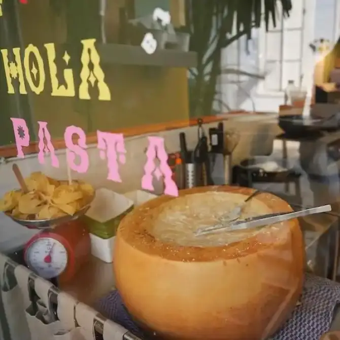 Hola Pasta - İzmir Mekan Rehberi