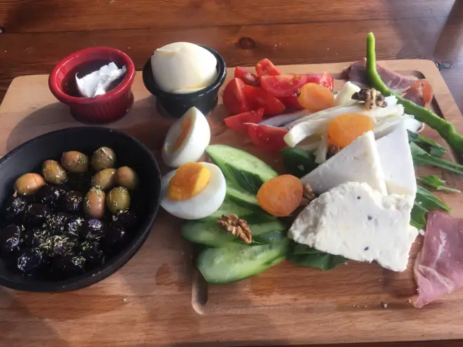 Holy Cow Gourmet Burgers & Steakhouse - İzmir Mekan Rehberi