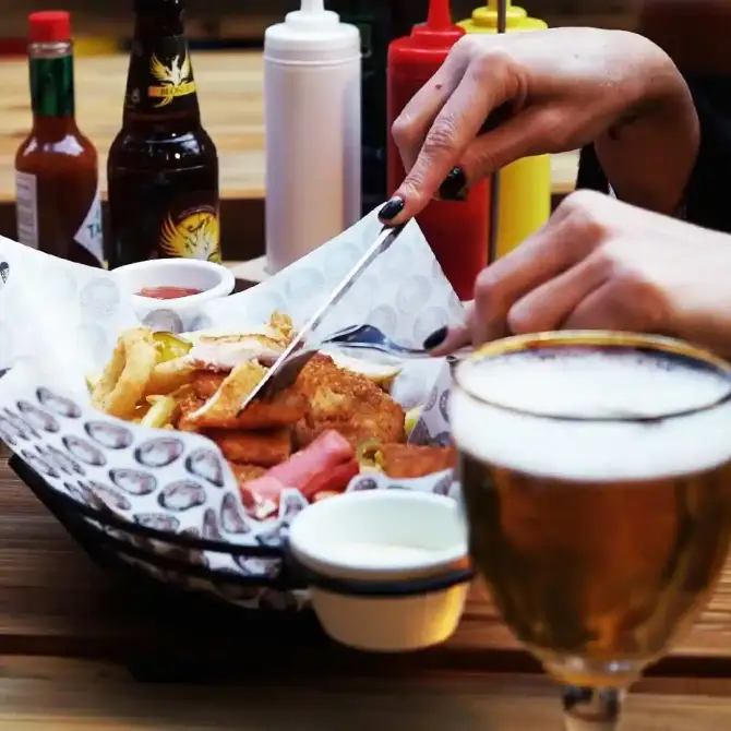 Hungry Dog Pub - İzmir Mekan Rehberi